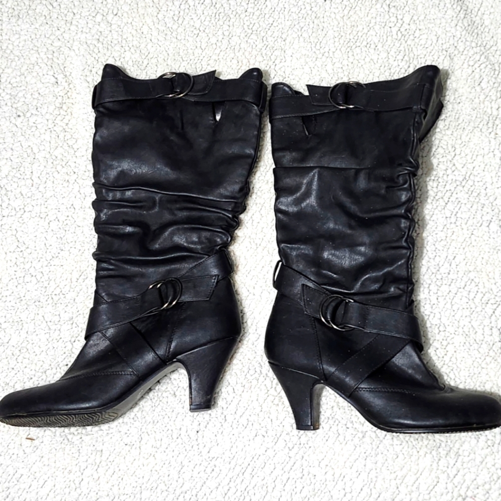 Boots - Picture 2 of 6